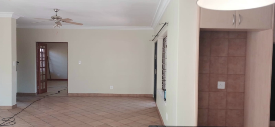 To Let 4 Bedroom Property for Rent in Magalieskruin Gauteng