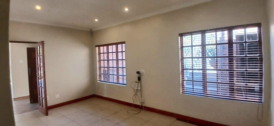 To Let 4 Bedroom Property for Rent in Magalieskruin Gauteng