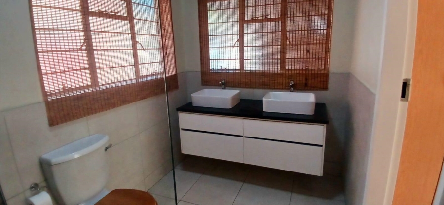 To Let 4 Bedroom Property for Rent in Magalieskruin Gauteng