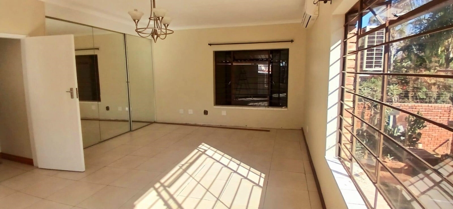 To Let 4 Bedroom Property for Rent in Magalieskruin Gauteng