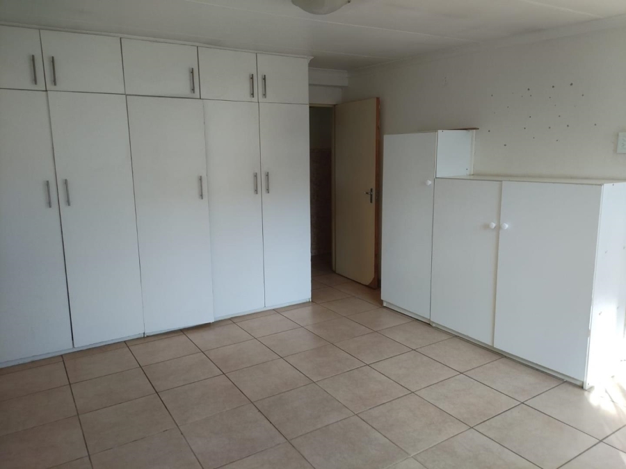 To Let 1 Bedroom Property for Rent in Booysens Gauteng