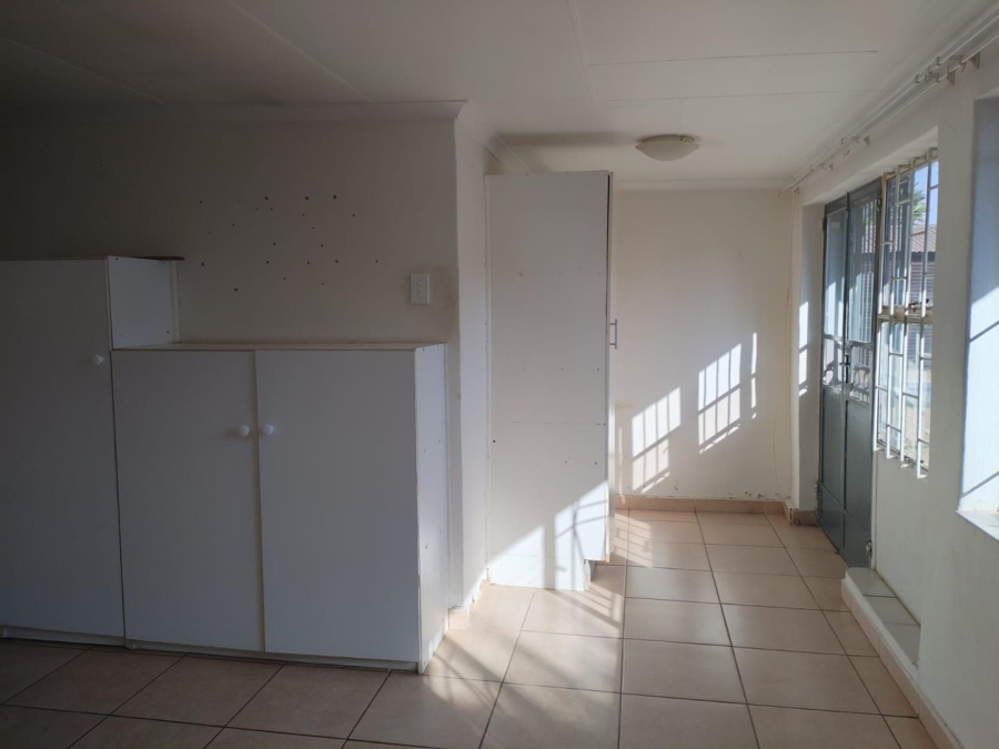 To Let 1 Bedroom Property for Rent in Booysens Gauteng