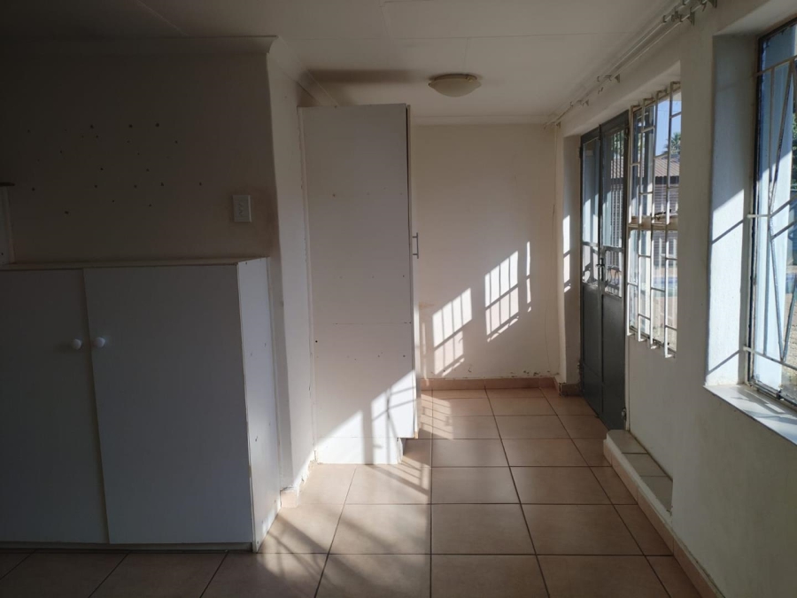 To Let 1 Bedroom Property for Rent in Booysens Gauteng