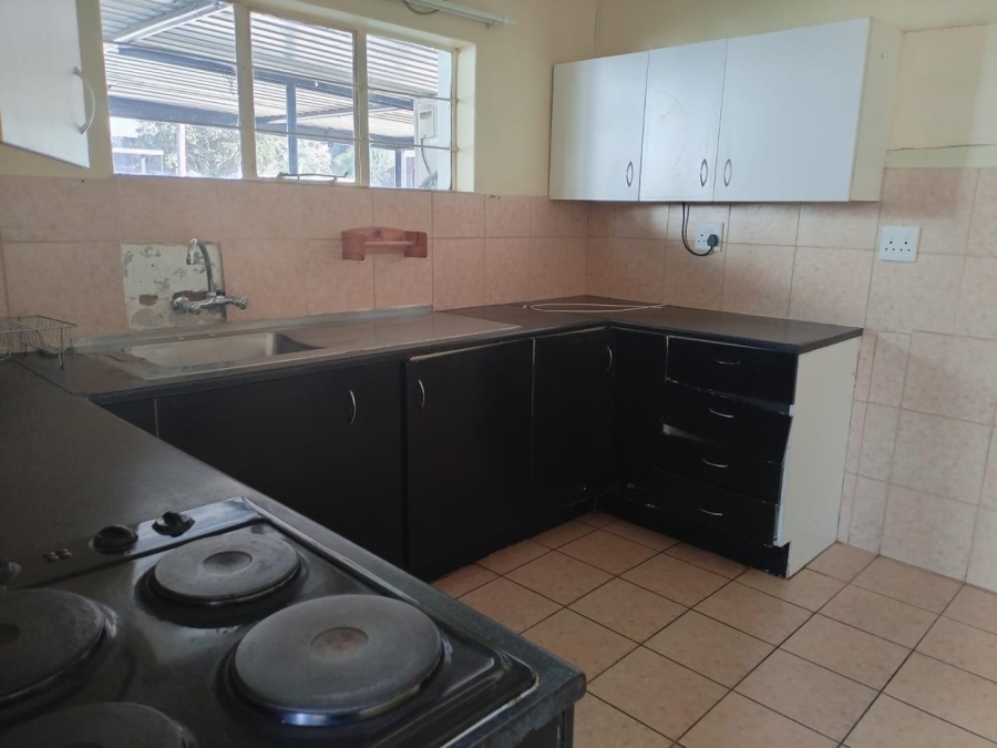 To Let 1 Bedroom Property for Rent in Booysens Gauteng