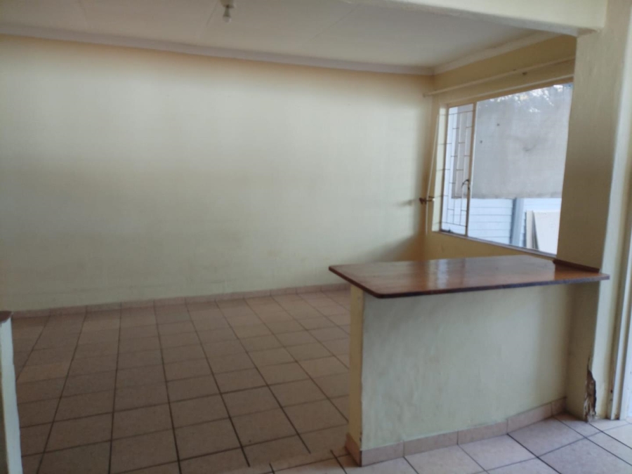 To Let 1 Bedroom Property for Rent in Booysens Gauteng