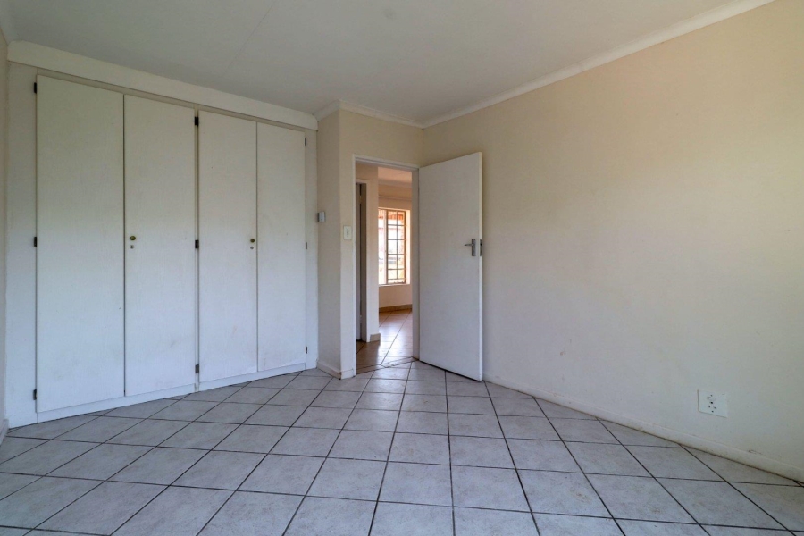 To Let 2 Bedroom Property for Rent in Faerie Glen Gauteng