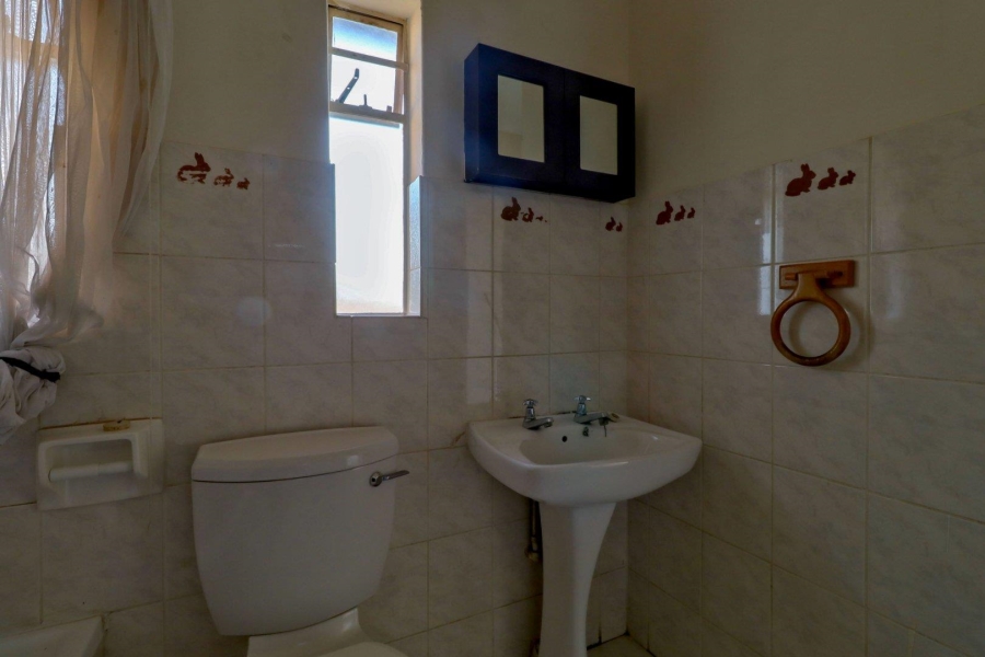 To Let 2 Bedroom Property for Rent in Faerie Glen Gauteng