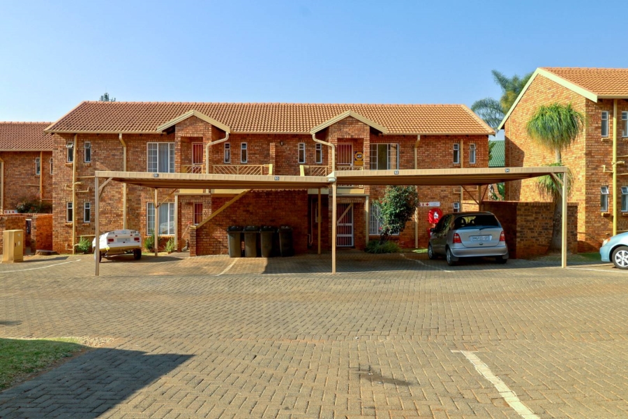 To Let 2 Bedroom Property for Rent in Faerie Glen Gauteng