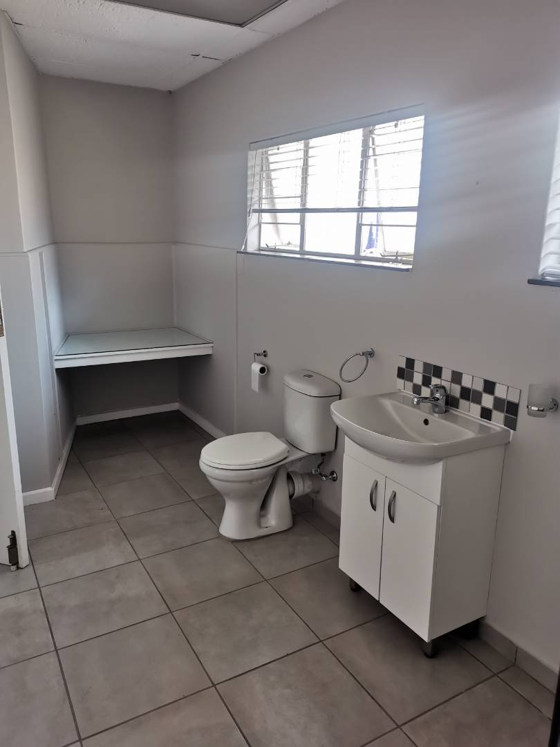 To Let 4 Bedroom Property for Rent in Waterkloof Ridge Gauteng