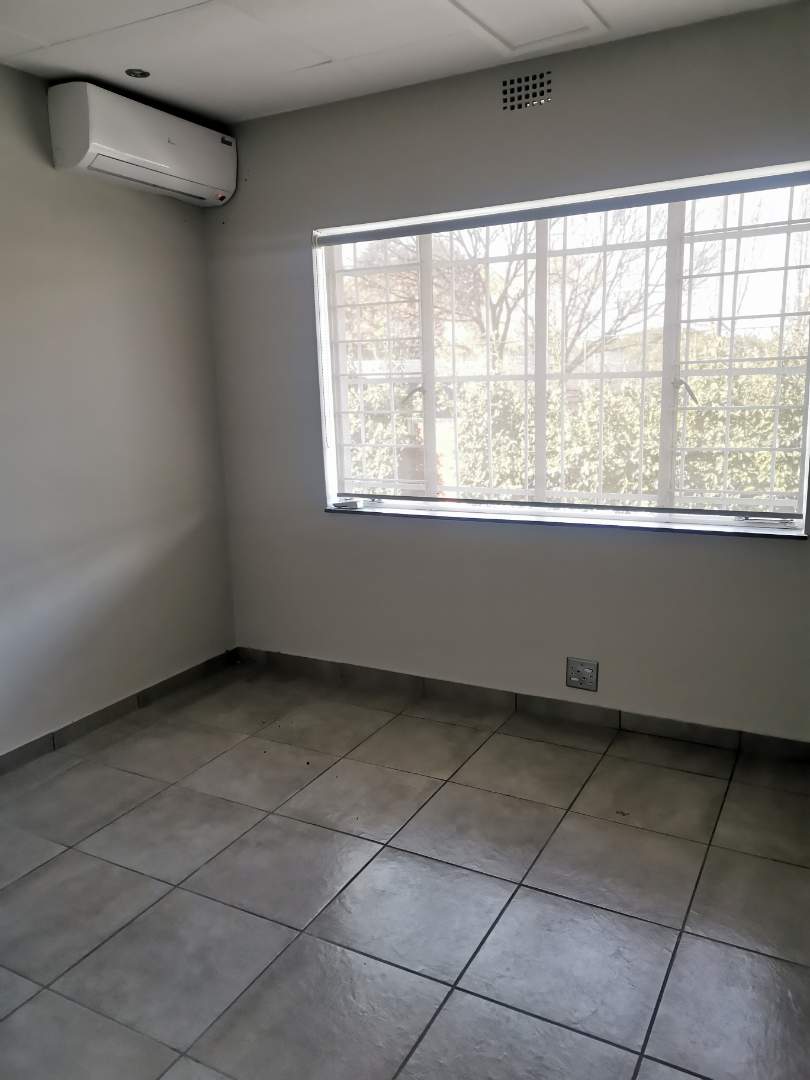 To Let 4 Bedroom Property for Rent in Waterkloof Ridge Gauteng