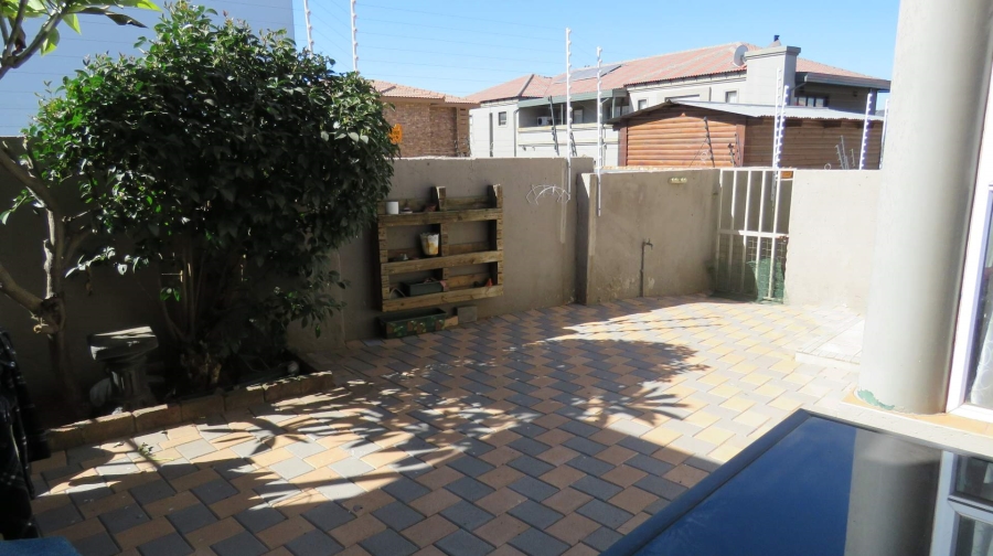 2 Bedroom Property for Sale in South Crest Gauteng