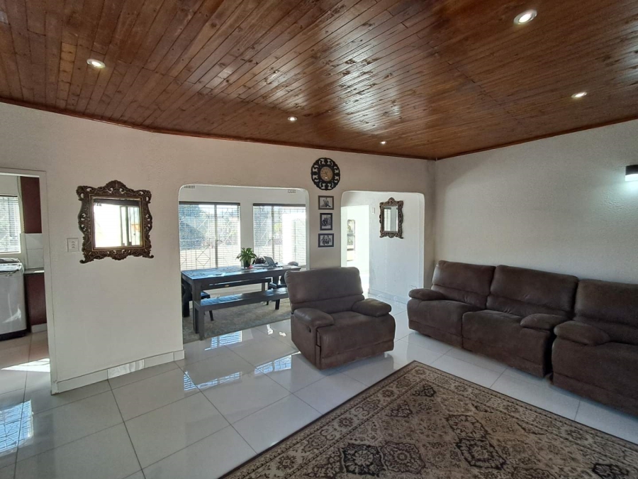 3 Bedroom Property for Sale in Oakdene Gauteng