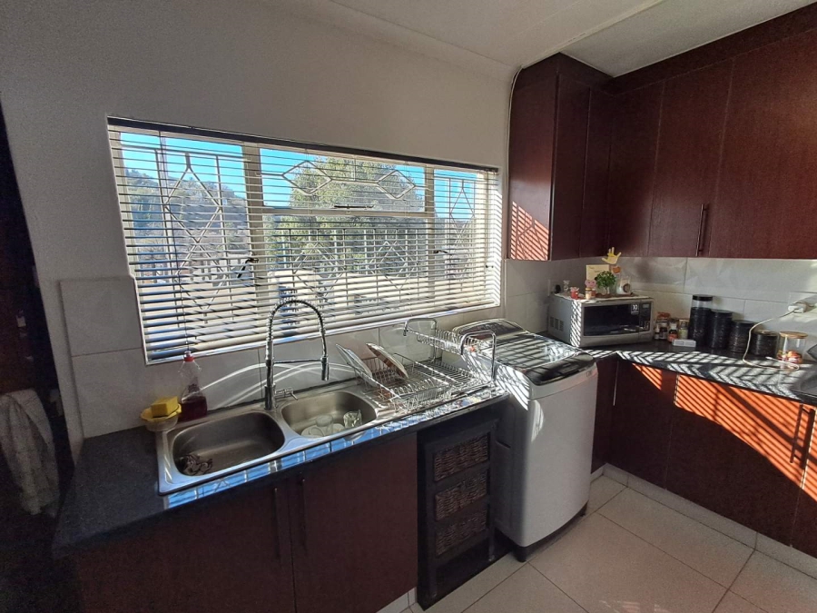 3 Bedroom Property for Sale in Oakdene Gauteng