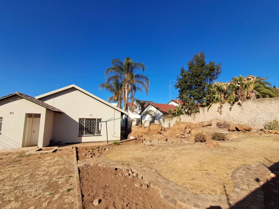 3 Bedroom Property for Sale in Oakdene Gauteng