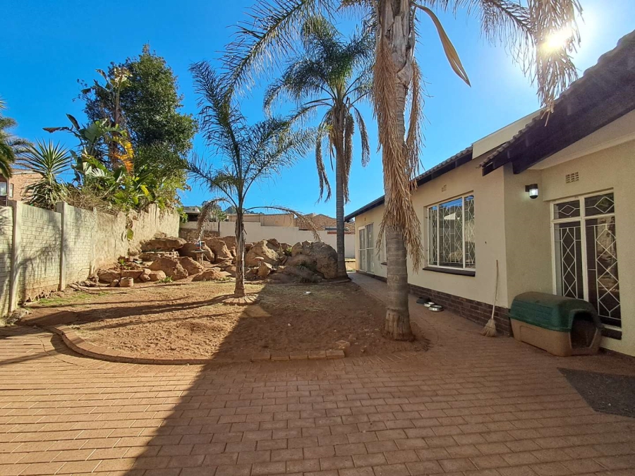 3 Bedroom Property for Sale in Oakdene Gauteng