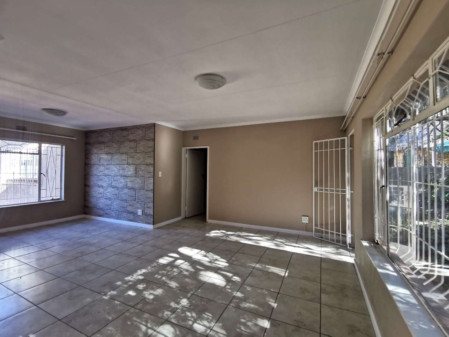 3 Bedroom Property for Sale in Mulbarton Gauteng