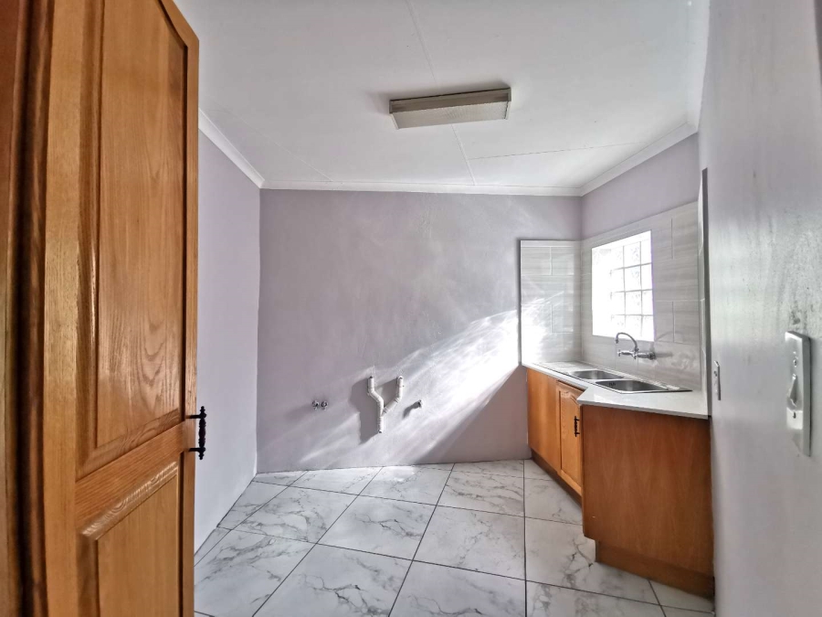 3 Bedroom Property for Sale in Mulbarton Gauteng