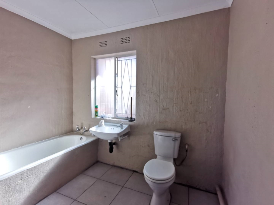 3 Bedroom Property for Sale in Mulbarton Gauteng