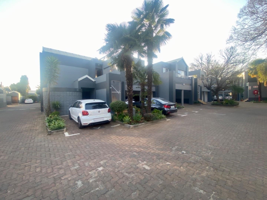 2 Bedroom Property for Sale in Lakefield Gauteng