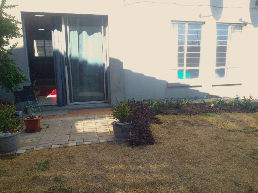 2 Bedroom Property for Sale in Verwoerdpark Gauteng