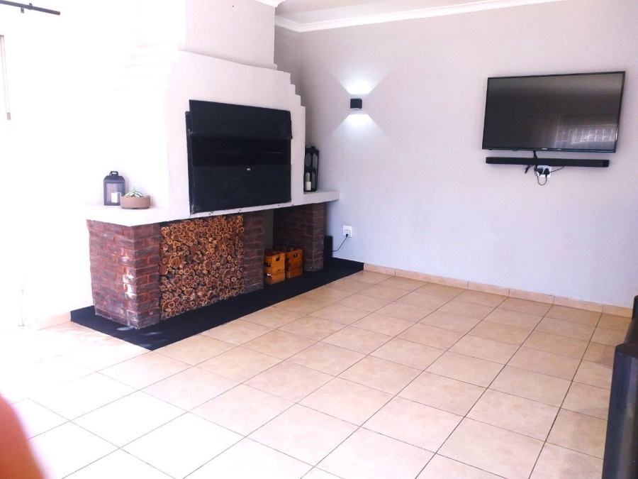 4 Bedroom Property for Sale in Verwoerdpark Gauteng