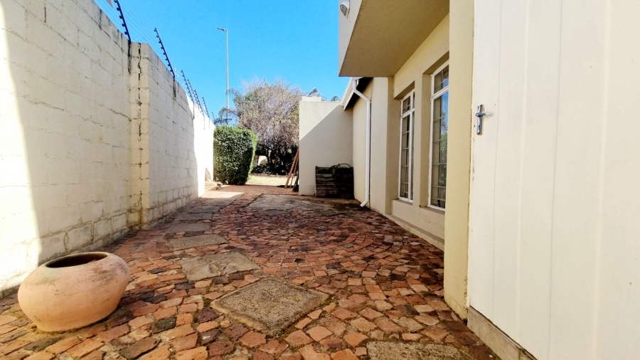 3 Bedroom Property for Sale in Equestria Gauteng