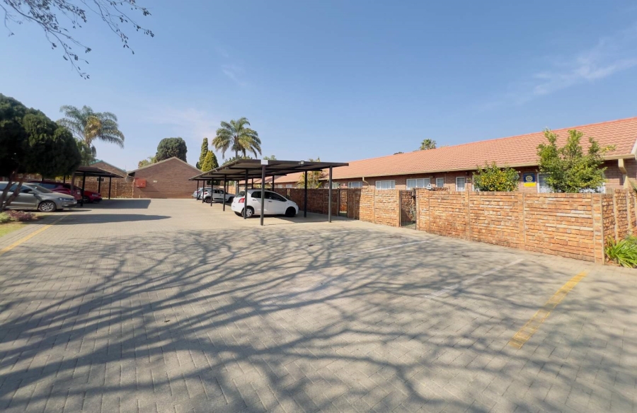 2 Bedroom Property for Sale in The Orchards Gauteng