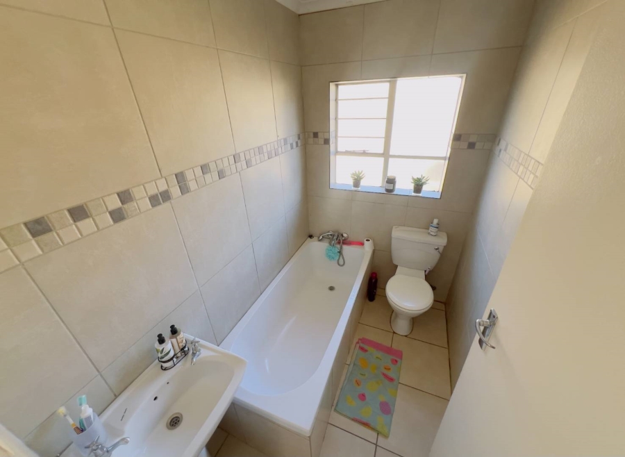 2 Bedroom Property for Sale in The Orchards Gauteng