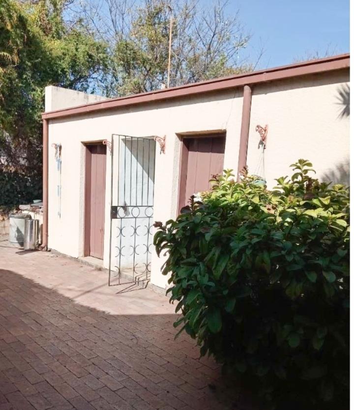 4 Bedroom Property for Sale in Lombardy East Gauteng