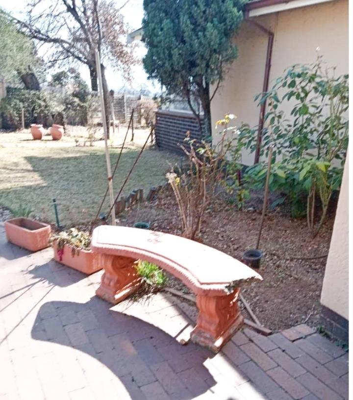 4 Bedroom Property for Sale in Lombardy East Gauteng