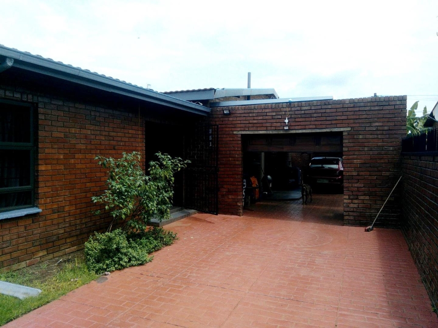 4 Bedroom Property for Sale in Eersterust Gauteng