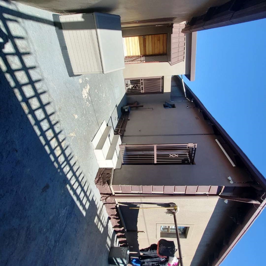 5 Bedroom Property for Sale in Towerby Gauteng