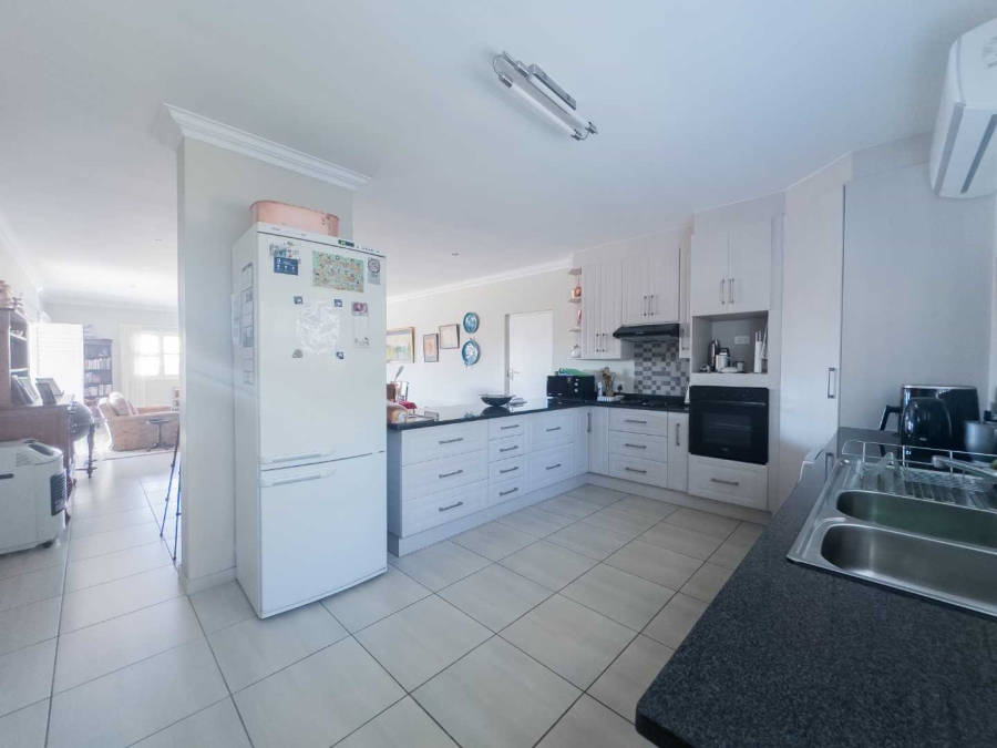 3 Bedroom Property for Sale in The Retreat Gauteng