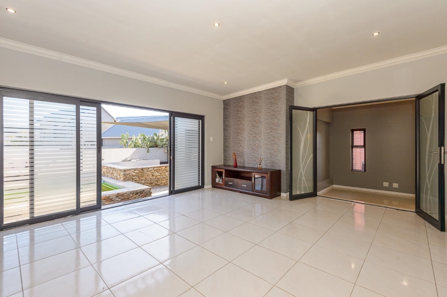 3 Bedroom Property for Sale in Copperleaf Estate Gauteng