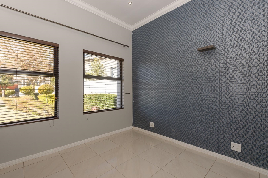 3 Bedroom Property for Sale in Copperleaf Estate Gauteng