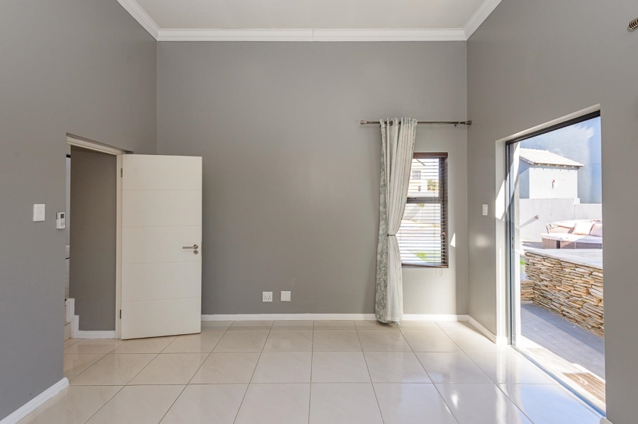 3 Bedroom Property for Sale in Copperleaf Estate Gauteng