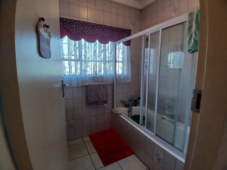 3 Bedroom Property for Sale in Roseville Gauteng