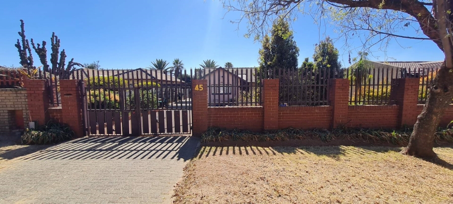 3 Bedroom Property for Sale in Elandspark Gauteng