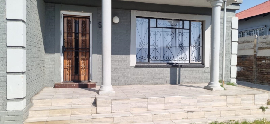 7 Bedroom Property for Sale in Kenilworth Gauteng