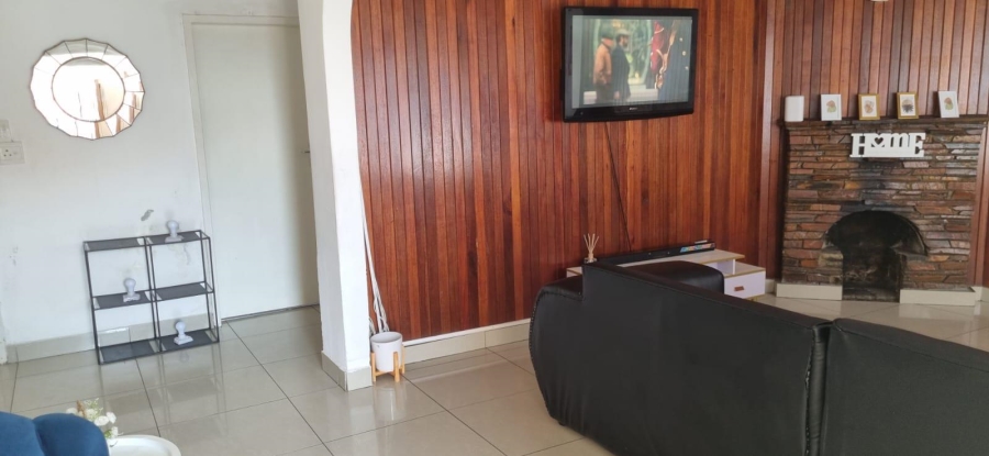 7 Bedroom Property for Sale in Kenilworth Gauteng