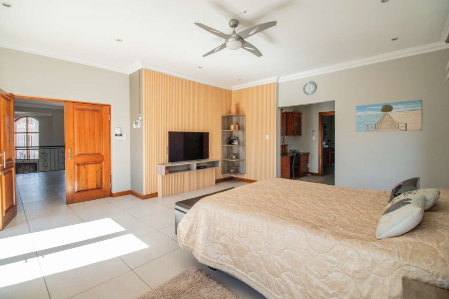 5 Bedroom Property for Sale in Beyerspark Gauteng