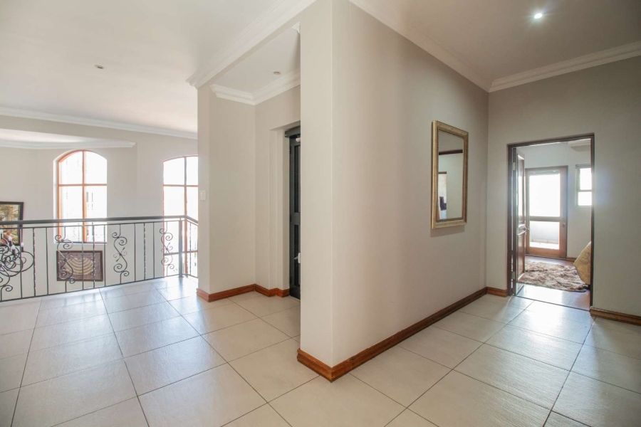 5 Bedroom Property for Sale in Beyerspark Gauteng