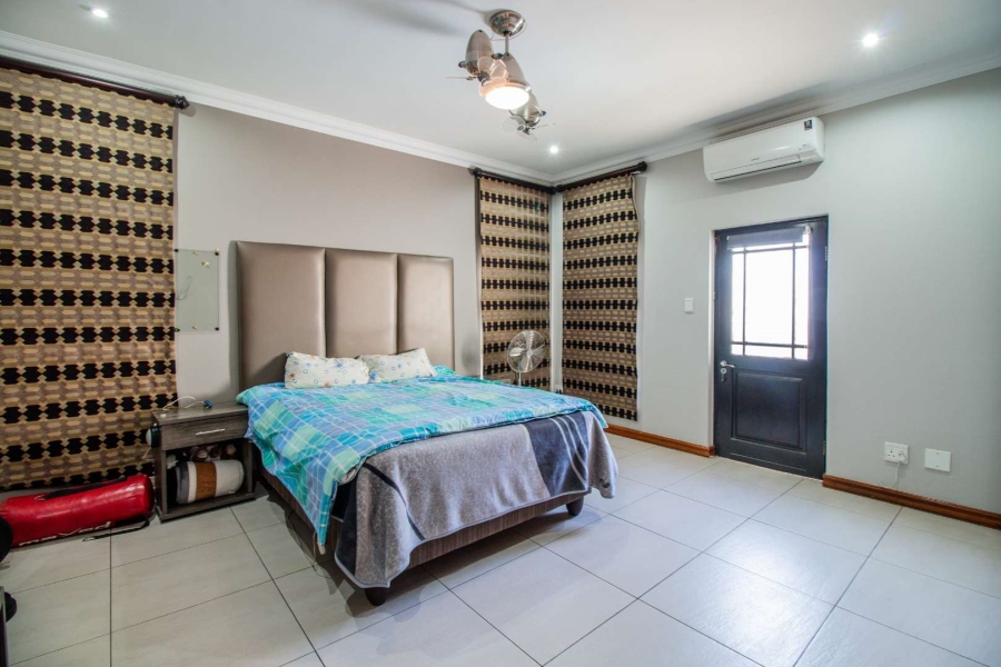 5 Bedroom Property for Sale in Beyerspark Gauteng