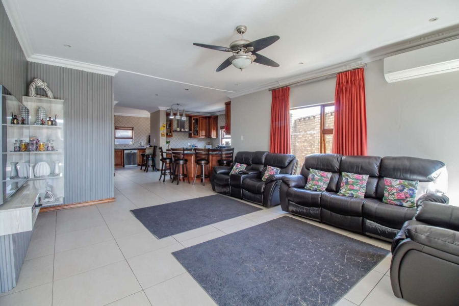 5 Bedroom Property for Sale in Beyerspark Gauteng