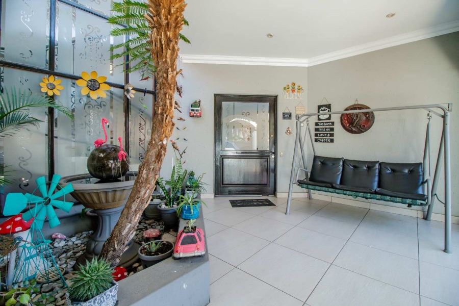 5 Bedroom Property for Sale in Beyerspark Gauteng