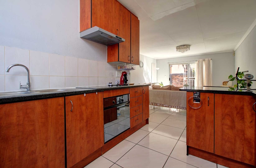 2 Bedroom Property for Sale in Wilgeheuwel Gauteng