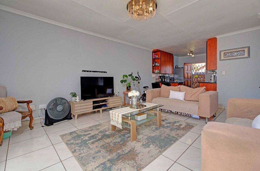 2 Bedroom Property for Sale in Wilgeheuwel Gauteng