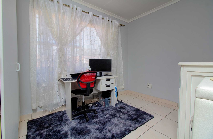 2 Bedroom Property for Sale in Wilgeheuwel Gauteng