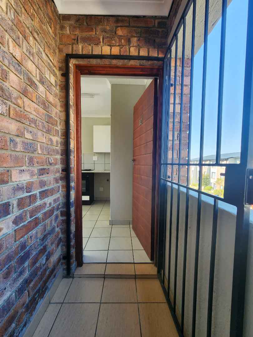 To Let 2 Bedroom Property for Rent in Rooihuiskraal North Gauteng