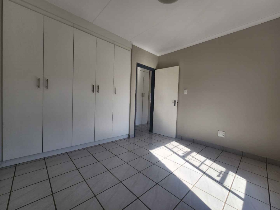 To Let 2 Bedroom Property for Rent in Rooihuiskraal North Gauteng